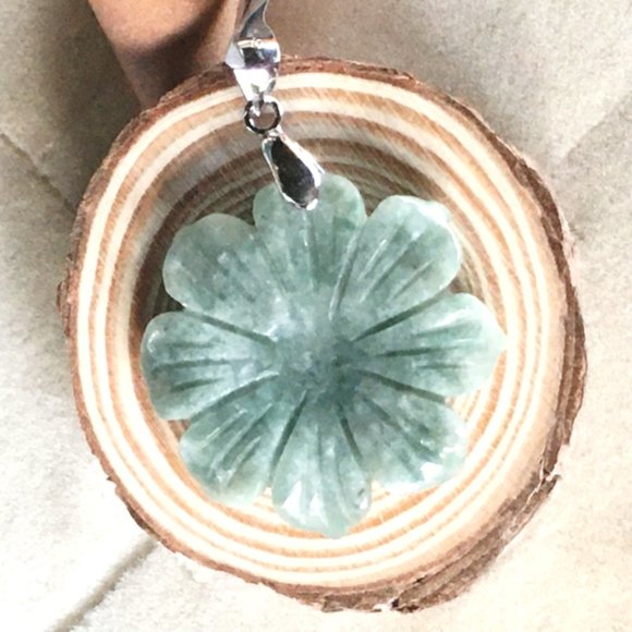 Genuine Burmese Jadeite Flower Pendant Jumbo Type A Untreated - Picture 7 of 16